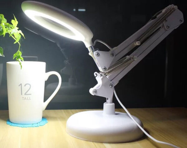MAGNIFYING LAMP DESK LIGHT - WHITE