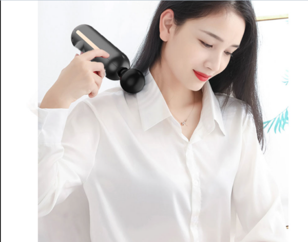 MUSCLE MASSAGE GUN